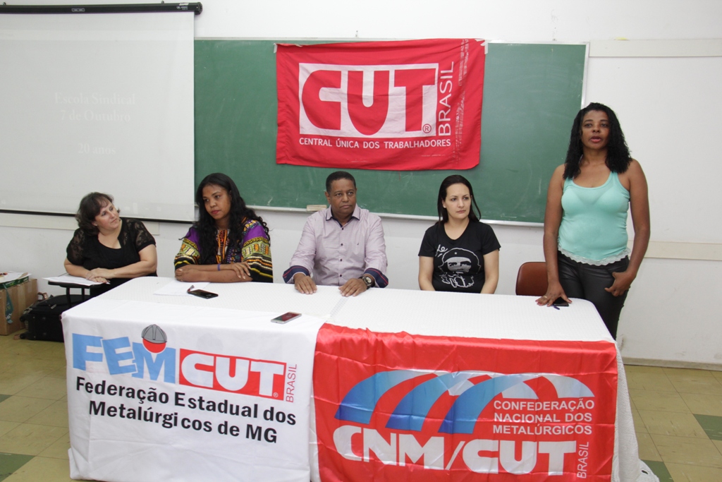 Mesa de Abertura com dirigentes da FEM MG/CUT e da CNM/CUT